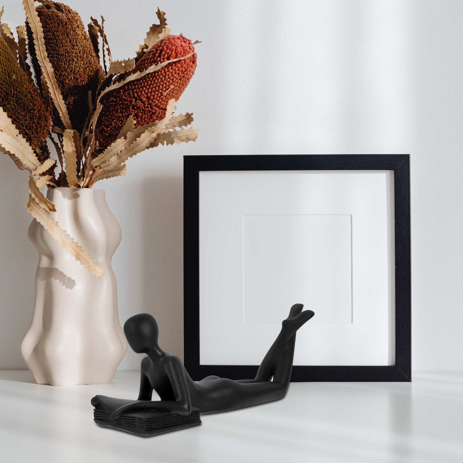 Thinker Resin Statue Abstract  - огляд і ціна Resin Art Studio