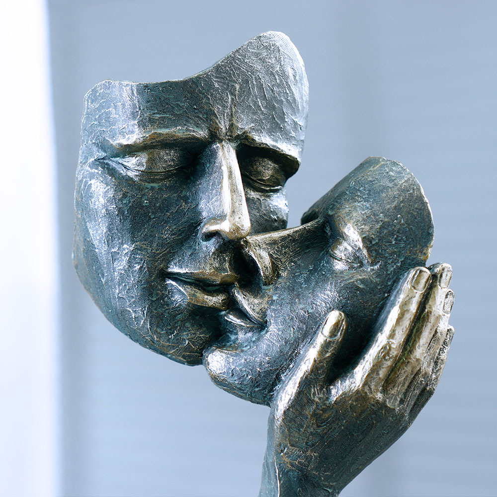 Kissing Face Mask Sculpture, H - огляд і ціна Resin Art Unique Ideas